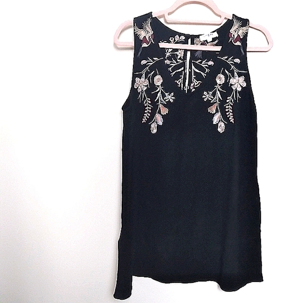 Umgee Black Floral Embroidered Sleeveless Tunic Top Size Small